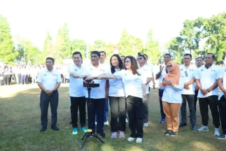 HUT RI Jadi Momentum Ringankan Beban Warga, Gubernur Yulius Gulirkan Keringanan Pajak hingga Program Ekonomi Hijau