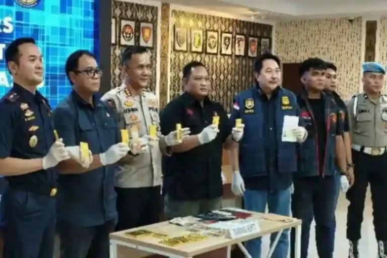 16 Kg Emas Diduga Hasil Tambang Ilegal Diselundupkan, 2 WNA China Ditangkap Polda Sulut